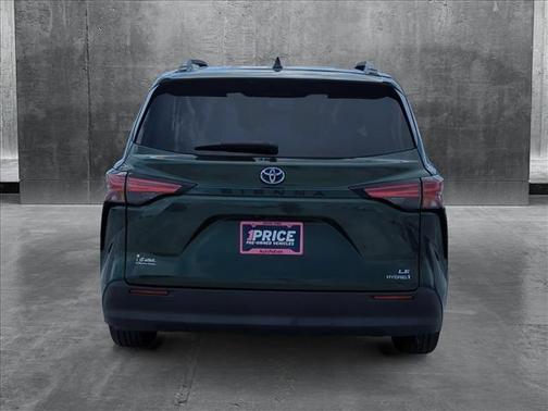 2021 Toyota Sienna LE