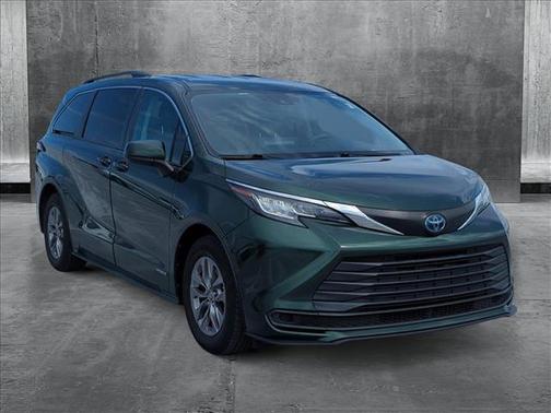 2021 Toyota Sienna LE
