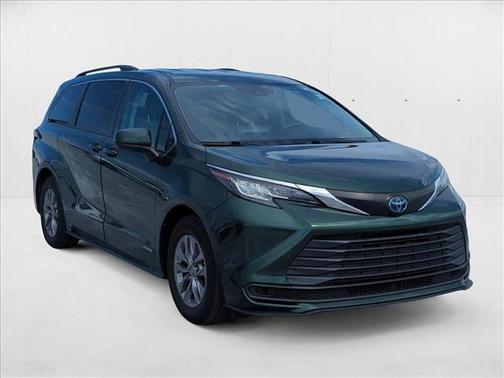2021 Toyota Sienna LE