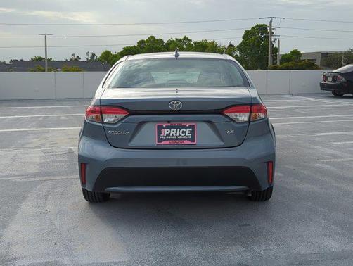2022 Toyota Corolla LE