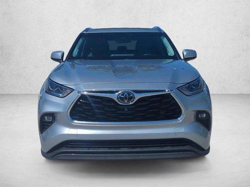 Celestial Silver Metallic 2021 Toyota Highlander Platinum