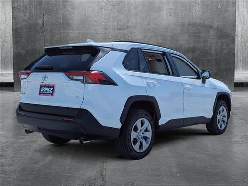 2020 Toyota RAV4 LE
