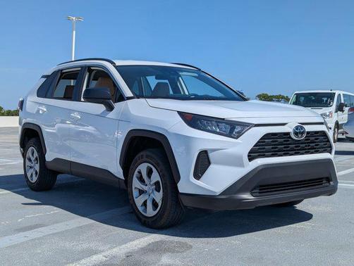 2020 Toyota RAV4 LE