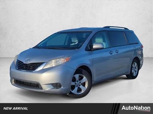 2014 Toyota Sienna LE