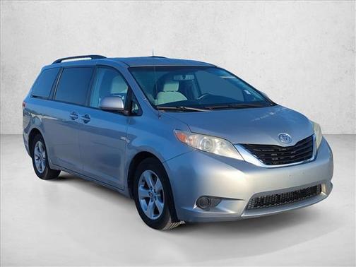 2014 Toyota Sienna LE