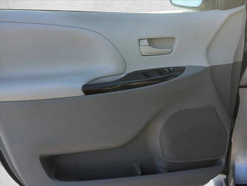 2014 Toyota Sienna LE
