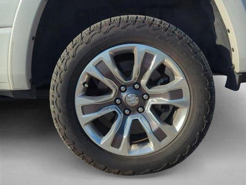 Ivory White Tri-Coat Pearlcoat 2021 RAM 1500 Longhorn
