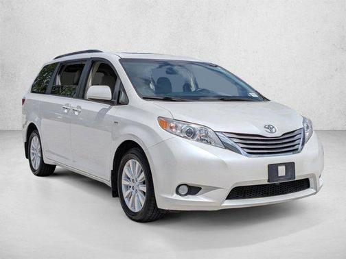 Blizzard Pearl 2017 Toyota Sienna XLE