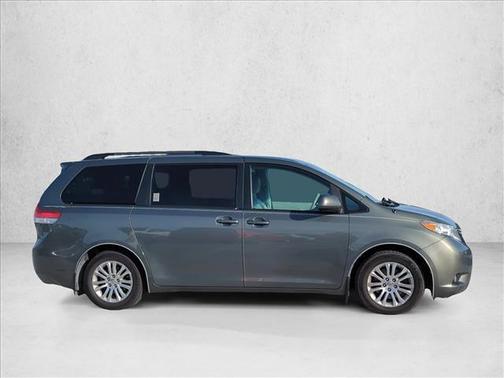 2011 Toyota Sienna XLE