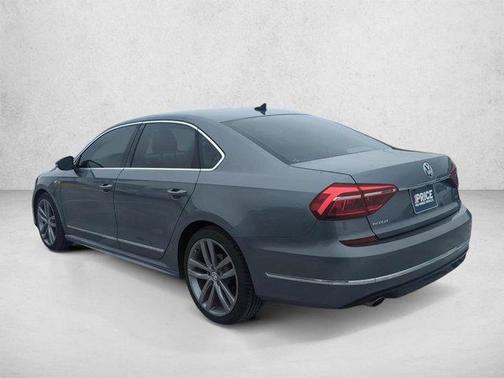 Deep Black Pearl [Bl 2017 Volkswagen Passat 1.8T R-Line w/Comfort