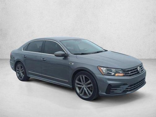 Deep Black Pearl [Bl 2017 Volkswagen Passat 1.8T R-Line w/Comfort