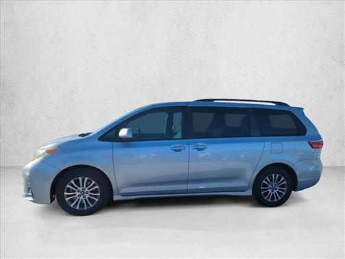 2019 Toyota Sienna XLE
