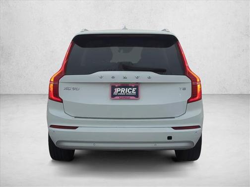 2022 Volvo XC90 T5 Momentum