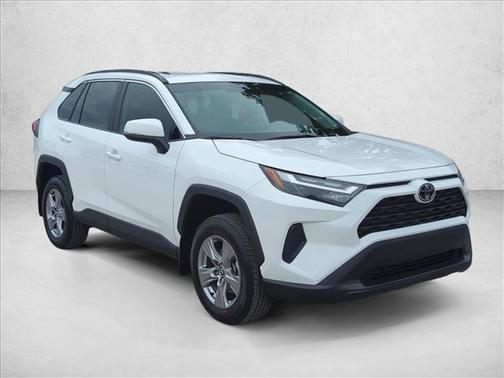 Ice Cap 2025 Toyota RAV4 XLE
