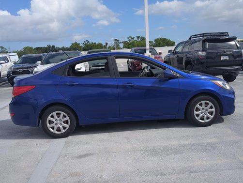 2012 Hyundai Accent GLS