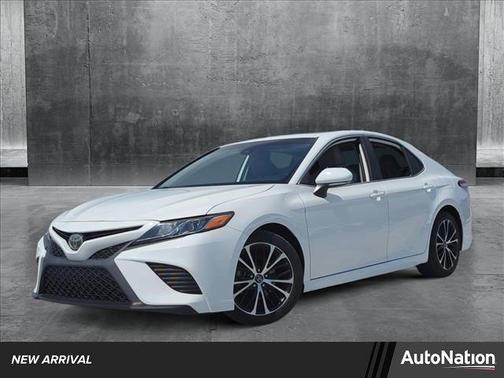 2020 Toyota Camry SE