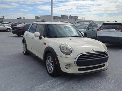 2017 MINI Hardtop Cooper