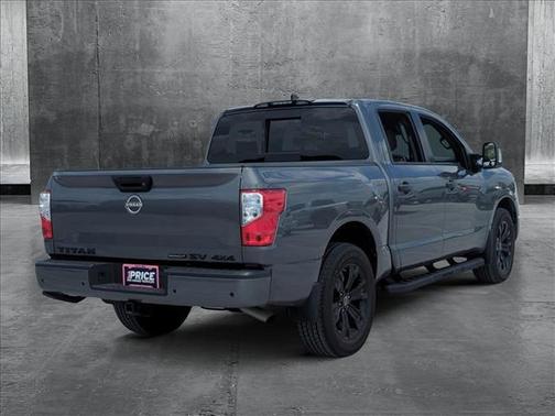 2023 Nissan Titan SV
