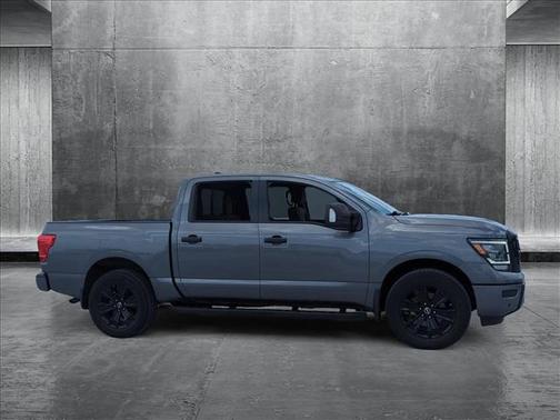 2023 Nissan Titan SV