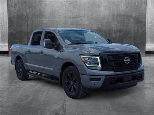 2023 Nissan Titan SV