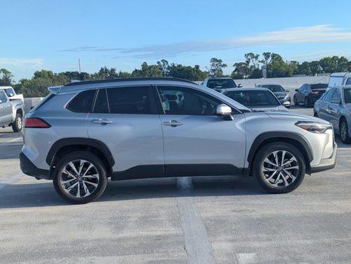 2023 Toyota Corolla Cross XLE