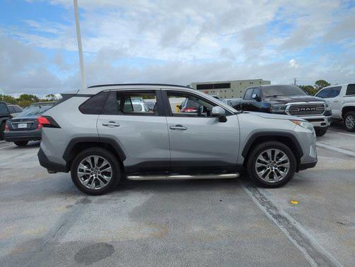 2021 Toyota RAV4 XLE Premium