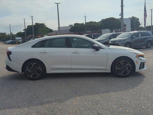 Snow White Pearl 2025 Kia K5 GT-Line