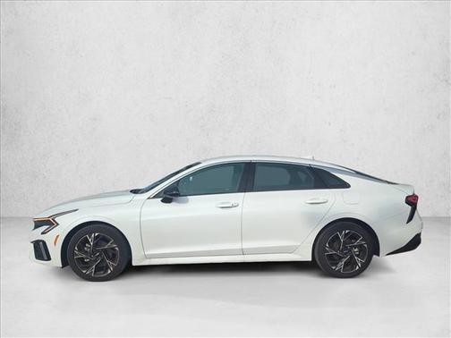 Snow White Pearl 2025 Kia K5 GT-Line