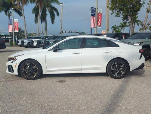 Snow White Pearl 2025 Kia K5 GT-Line