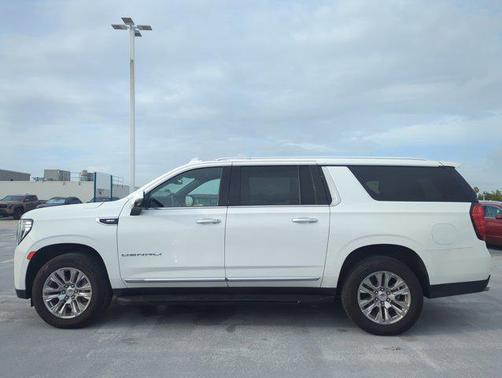 Summit White 2023 GMC Yukon XL Denali
