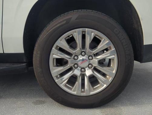 Summit White 2023 GMC Yukon XL Denali