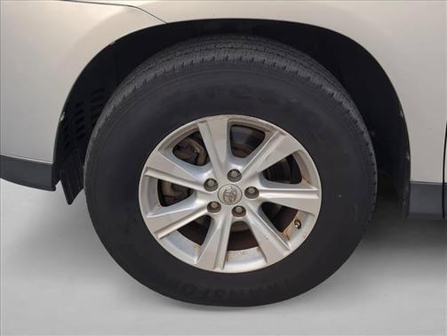 Classic Silver Metallic 2013 Toyota Highlander SE