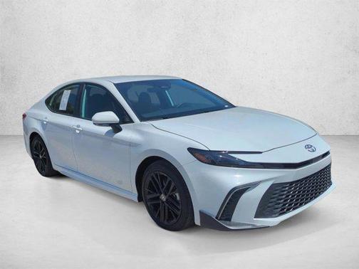 Ice Cap 2026 Toyota Camry SE