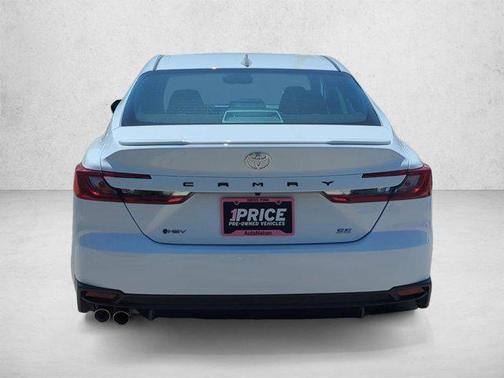 Ice Cap 2026 Toyota Camry SE