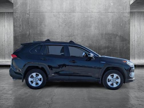 2020 Toyota RAV4 Hybrid XLE
