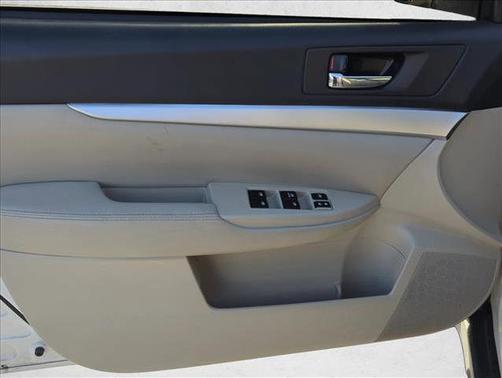 Satin White Pearl 2014 Subaru Outback 2.5i Premium