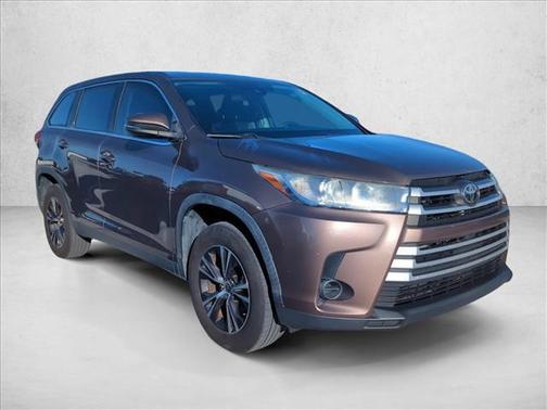 2019 Toyota Highlander LE I4