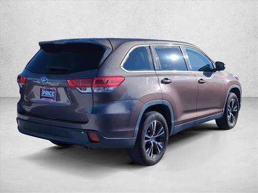 2019 Toyota Highlander LE I4