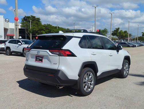 2025 Toyota RAV4 XLE Premium