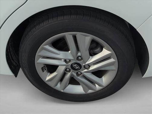 Quartz White Pearl 2019 Hyundai ELANTRA SEL