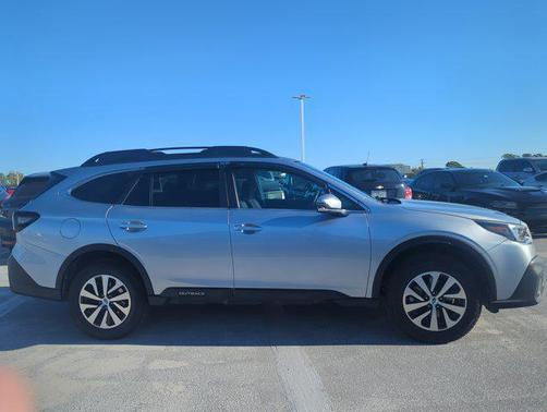 Ice Silver Metallic 2021 Subaru Outback Premium