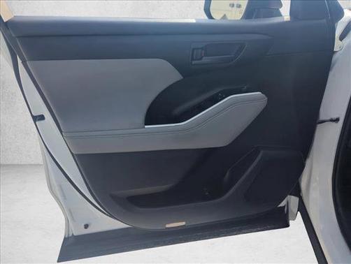 2021 Toyota Highlander L