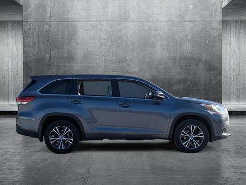 2018 Toyota Highlander LE