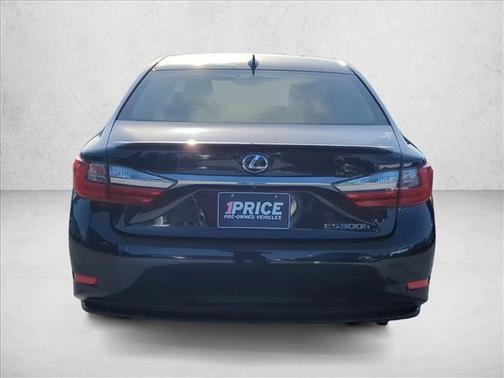 2016 Lexus ES 300h Base