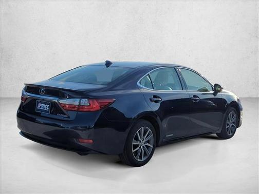 2016 Lexus ES 300h Base