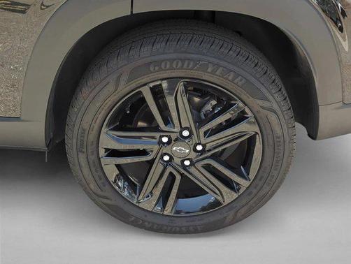 Mosaic Black Metallic 2025 Chevrolet Trax FWD ACTIV