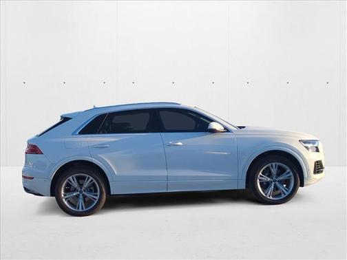 2022 Audi Q8 55 Premium Plus