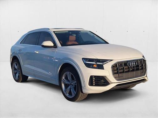 2022 Audi Q8 55 Premium Plus