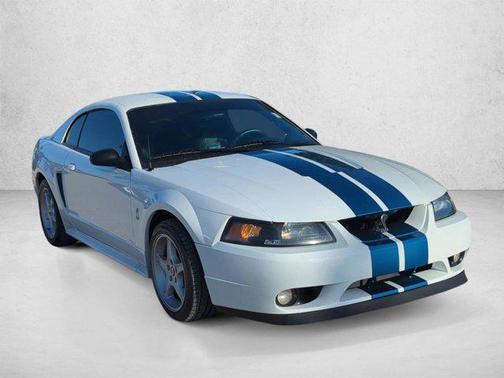 Oxford White Clearcoat 2001 Ford Mustang SVT Cobra