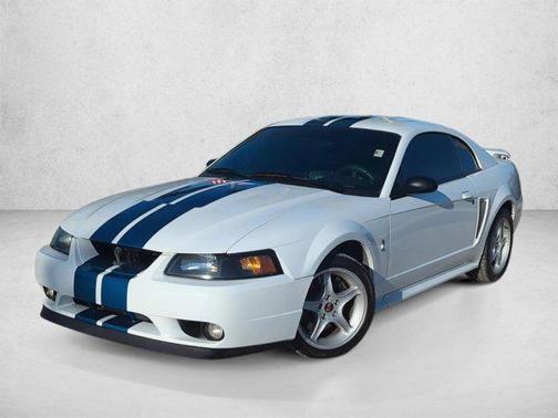 Oxford White Clearcoat 2001 Ford Mustang SVT Cobra